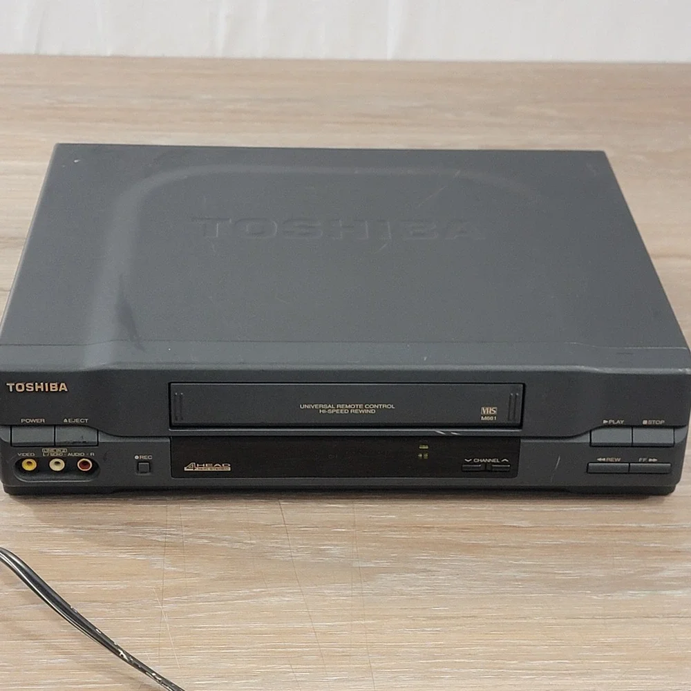 Toshiba M-661 4-Head Hi-Fi Stereo VHS VCR Video Cassette Recorder Black